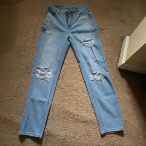 american eagle stretch ripped straight mom jeans!